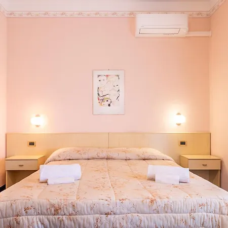 Hotel Marnie *